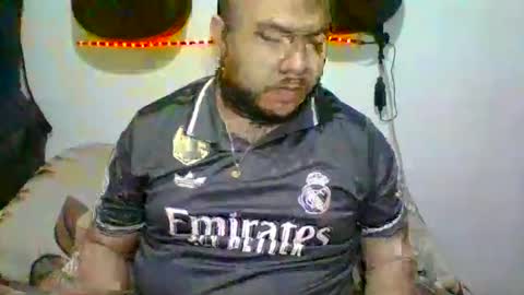 lion kennedy independent model moderator online show from 10-29-25, 02:58