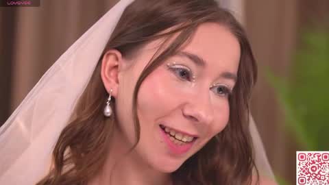 Snapshot of annuetta chatting on 05-17-26, 08:01 Annuetta online show from 05-17-26, 08:01