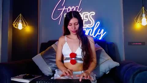 anny_loves online show from 02-06-26, 06:00
