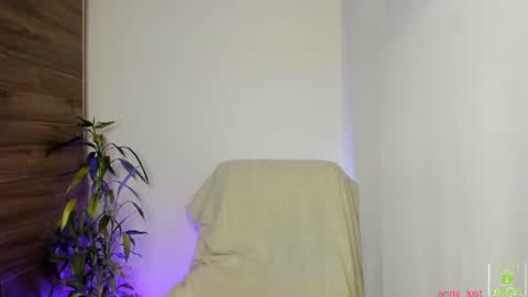 Issabela online show from 08-08-26, 02:19