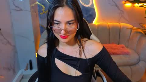 Live 1500am 2100pm COLOMBIAN HOUR online show from 05-05-26, 07:55