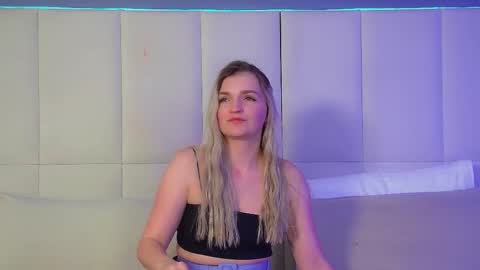 Snapshot of annyraii chatting on 11-24-25, 06:35 annyraii online show from 11-24-25, 06:35