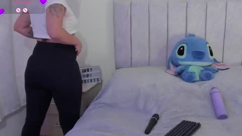 Anny online show from 11-26-25, 10:55