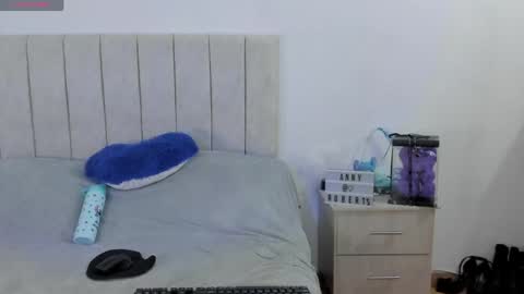 Anny online show from 05-13-26, 05:54