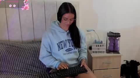 Anny online show from 06-02-26, 08:22
