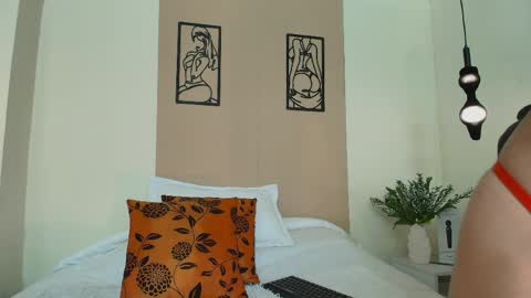 AnnyXhot online show from 04-11-26, 01:48