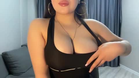 Snapshot of anora_sunny chatting on 02-19-25, 06:21 Any online show from 02-19-25, 06:21