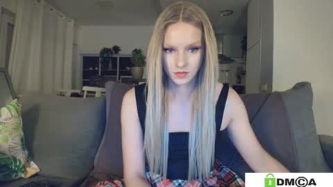 Snapshot of anorsel chatting on 06-19-26, 10:08 Sexy Ladybug online show from 06-19-26, 10:08