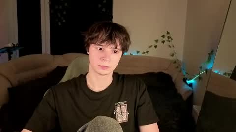 Snapshot of anthonycutie chatting on 05-07-26, 06:46 Anthony online show from 05-07-26, 06:46