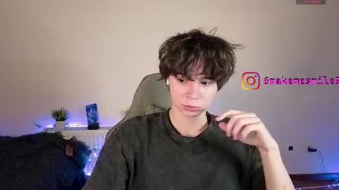 Snapshot of anthonycutie chatting on 06-23-26, 05:55 Anthony online show from 06-23-26, 05:55