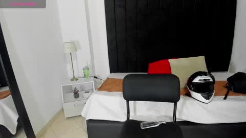 Snapshot of anthoy_wayans chatting on 12-11-24, 03:02 online show from 12-11-24, 03:02