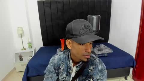 Snapshot of anthoy_wayans chatting on 12-18-24, 11:40 online show from 12-18-24, 11:40