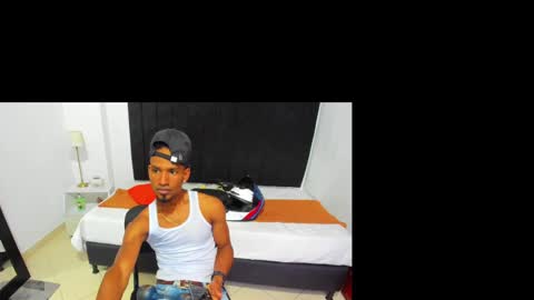 Snapshot of anthoy_wayans chatting on 01-24-25, 01:13 online show from 01-24-25, 01:13