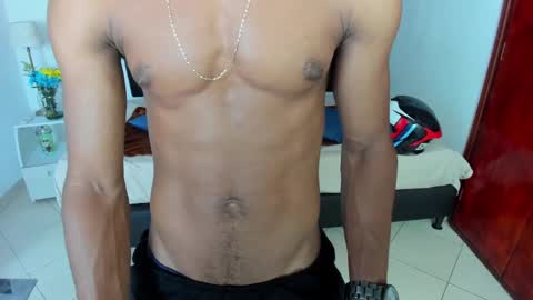 Snapshot of anthoy_wayans chatting on 02-08-25, 12:49 online show from 02-08-25, 12:49