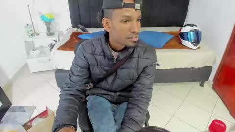 Snapshot of anthoy_wayans chatting on 02-11-25, 12:17 online show from 02-11-25, 12:17