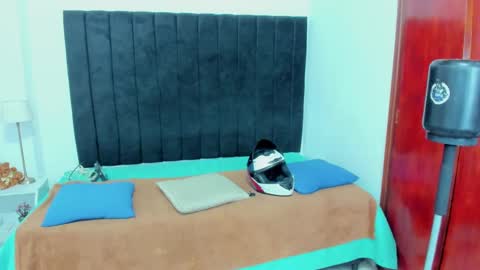 Snapshot of anthoy_wayans chatting on 02-27-25, 12:32 online show from 02-27-25, 12:32