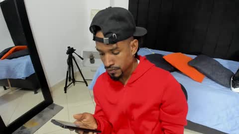 Snapshot of anthoy_wayans chatting on 10-07-25, 12:41 online show from 10-07-25, 12:41