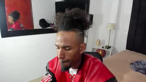 Snapshot of anthoy_wayans chatting on 10-25-25, 12:29 online show from 10-25-25, 12:29