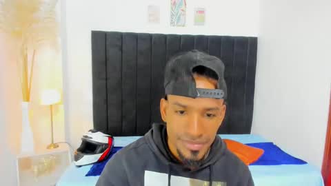 Snapshot of anthoy_wayans chatting on 10-30-25, 12:56 online show from 10-30-25, 12:56