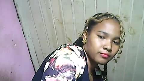 Snapshot of antine9794 chatting on 06-13-26, 05:44 antine9794 online show from 06-13-26, 05:44