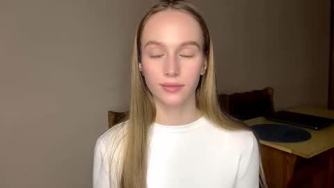 Snapshot of antionettepulgarin chatting on 02-06-26, 03:37 Viktoria online show from 02-06-26, 03:37