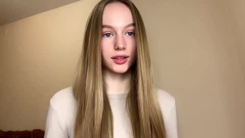 Snapshot of antionettepulgarin chatting on 02-09-26, 03:27 Viktoria online show from 02-09-26, 03:27