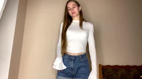 Snapshot of antionettepulgarin chatting on 02-11-26, 03:28 Viktoria online show from 02-11-26, 03:28