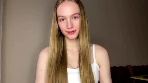 Snapshot of antionettepulgarin chatting on 02-16-26, 03:08 Viktoria online show from 02-16-26, 03:08