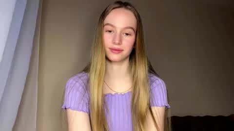 Snapshot of antionettepulgarin chatting on 02-22-26, 03:21 Viktoria online show from 02-22-26, 03:21