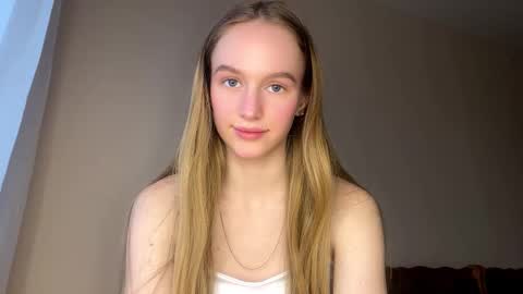 Snapshot of antionettepulgarin chatting on 02-28-26, 03:24 Viktoria online show from 02-28-26, 03:24