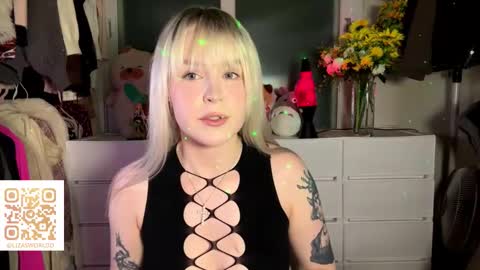 Snapshot of antoinettebeitler chatting on 02-24-26, 12:14 Liza online show from 02-24-26, 12:14