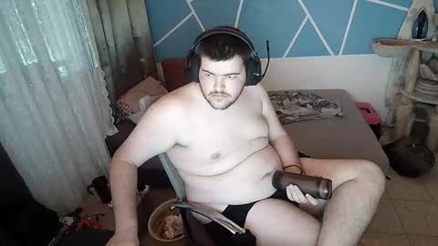 Snapshot of anton32556 chatting on 11-25-25, 09:59 i love jeans and boots squirt online show from 11-25-25, 09:59