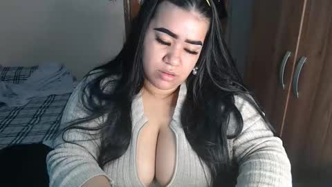 Snapshot of antonela_bigboobs1 chatting on 03-10-26, 04:50 Antonela PINKI online show from 03-10-26, 04:50