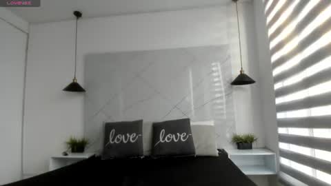 Snapshot of antonella__rouse chatting on 07-16-26, 09:32 Antonella online show from 07-16-26, 09:32