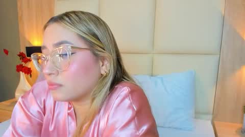 A N T O N E L L A  online show from 03-18-26, 12:52