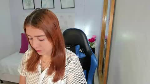 Snapshot of antonella_moon7 chatting on 07-29-26, 05:00 Antonella Moon 7 online show from 07-29-26, 05:00