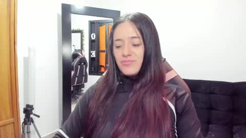 Snapshot of antonella_naughty1 chatting on 03-05-25, 05:39 antonella online show from 03-05-25, 05:39