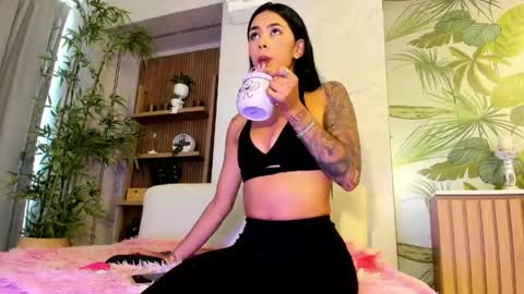 Snapshot of antonella_rossi24 chatting on 04-30-26, 08:04 Antonella Rossi online show from 04-30-26, 08:04
