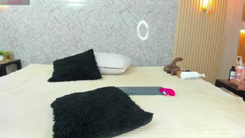 Snapshot of antonella_west chatting on 05-12-26, 09:01 Anto online show from 05-12-26, 09:01
