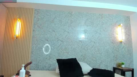 Snapshot of antonella_west chatting on 05-16-26, 09:13 Anto online show from 05-16-26, 09:13