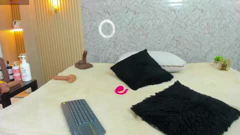 Snapshot of antonella_west chatting on 06-01-26, 08:32 Anto online show from 06-01-26, 08:32