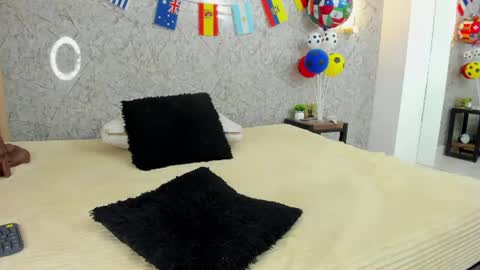 Snapshot of antonella_west chatting on 06-27-26, 09:09 Anto online show from 06-27-26, 09:09