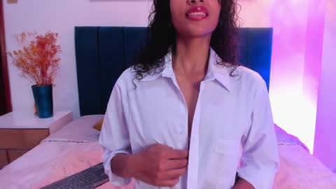 AntonellaHall  online show from 12-10-24, 12:05