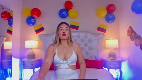 Snapshot of antonellamarchetti_ chatting on 06-17-26, 12:40 Antonella online show from 06-17-26, 12:40
