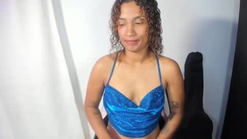 Snapshot of antonellaparker chatting on 04-12-26, 01:16 Sarah online show from 04-12-26, 01:16