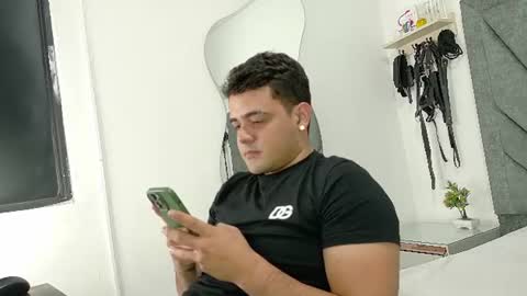 Snapshot of antonellarossi_os chatting on 06-17-26, 01:52 antonellarossi_os online show from 06-17-26, 01:52