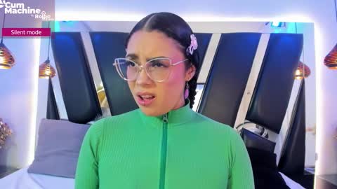 A N T O N E L L E  online show from 11-04-25, 11:20