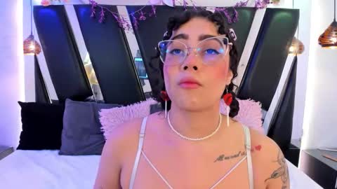 A N T O N E L L E  online show from 02-03-26, 11:26