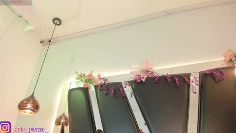 Snapshot of antonellepiercee chatting on 06-03-26, 11:35 A N T O N E L L E online show from 06-03-26, 11:35