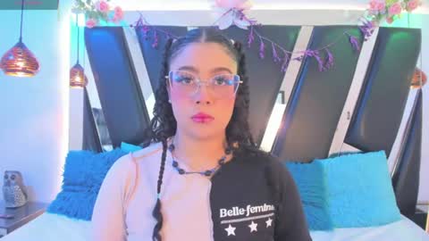 Snapshot of antonellepiercee chatting on 07-10-26, 11:13 A N T O N E L L E online show from 07-10-26, 11:13
